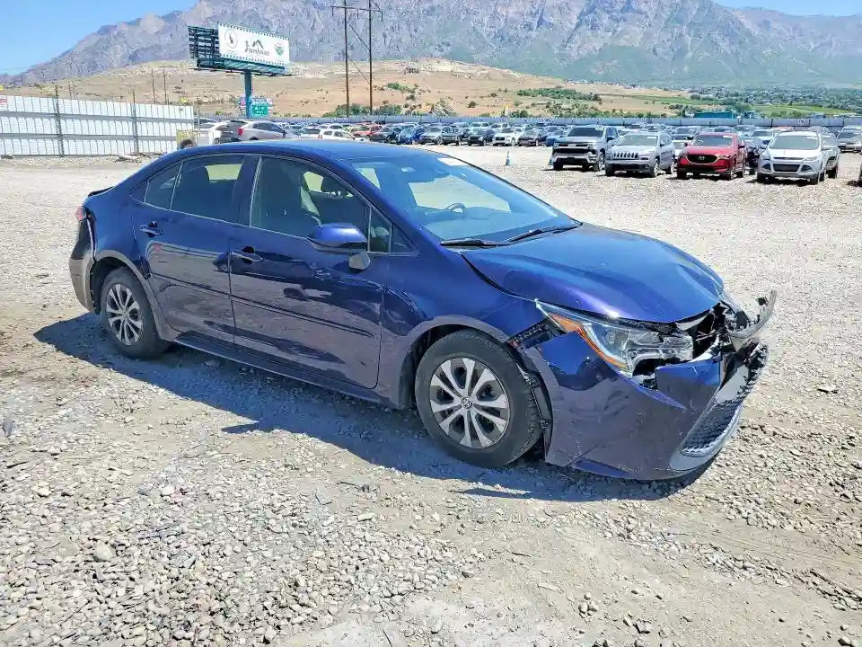 JTDEAMDE3NJ042566 2022 TOYOTA COROLLA LE-3