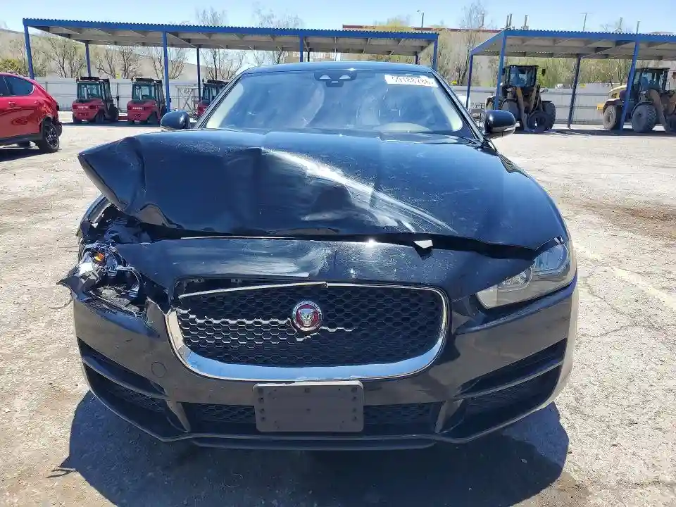 SAJAR4BG9HA973784 2017 JAGUAR XE-4