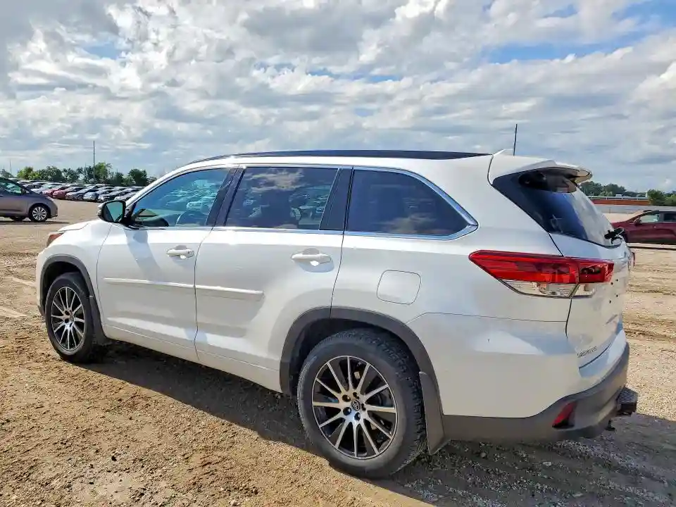 5TDJZRFH2JS813592 2018 TOYOTA HIGHLANDER-1