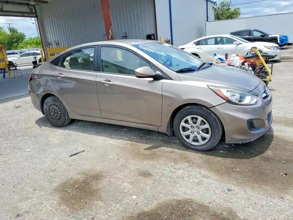 KMHCT4AE4DU417640 2013 HYUNDAI ACCENT-3