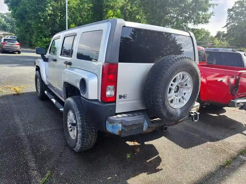 5GTMNGEE2A8117820 2010 HUMMER H3-2