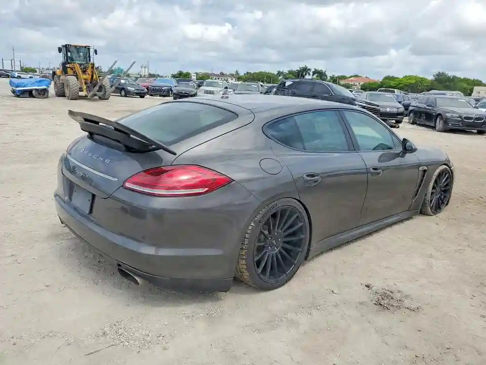 WP0AA2A71DL015779 2013 PORSCHE PANAMERA-2