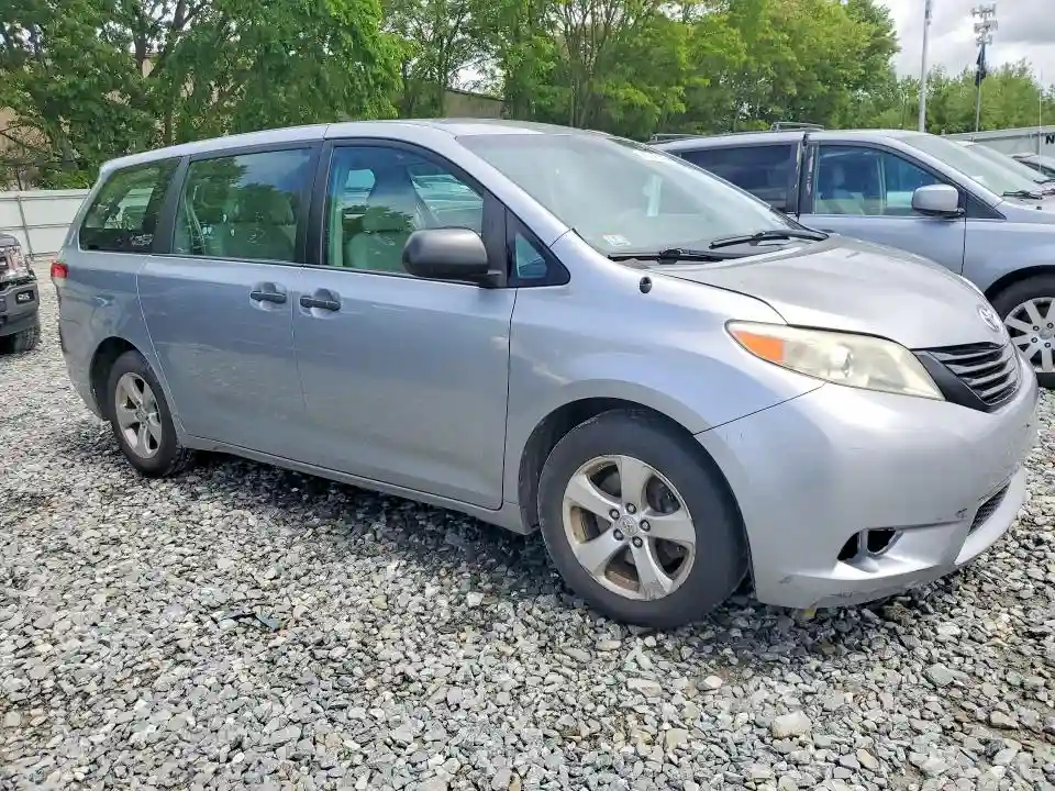 5TDZK3DC2DS365533 2013 TOYOTA SIENNA-3