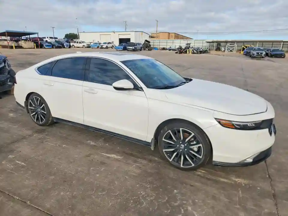 1HGCY2F82SA068202 2025 HONDA ACCORD-3