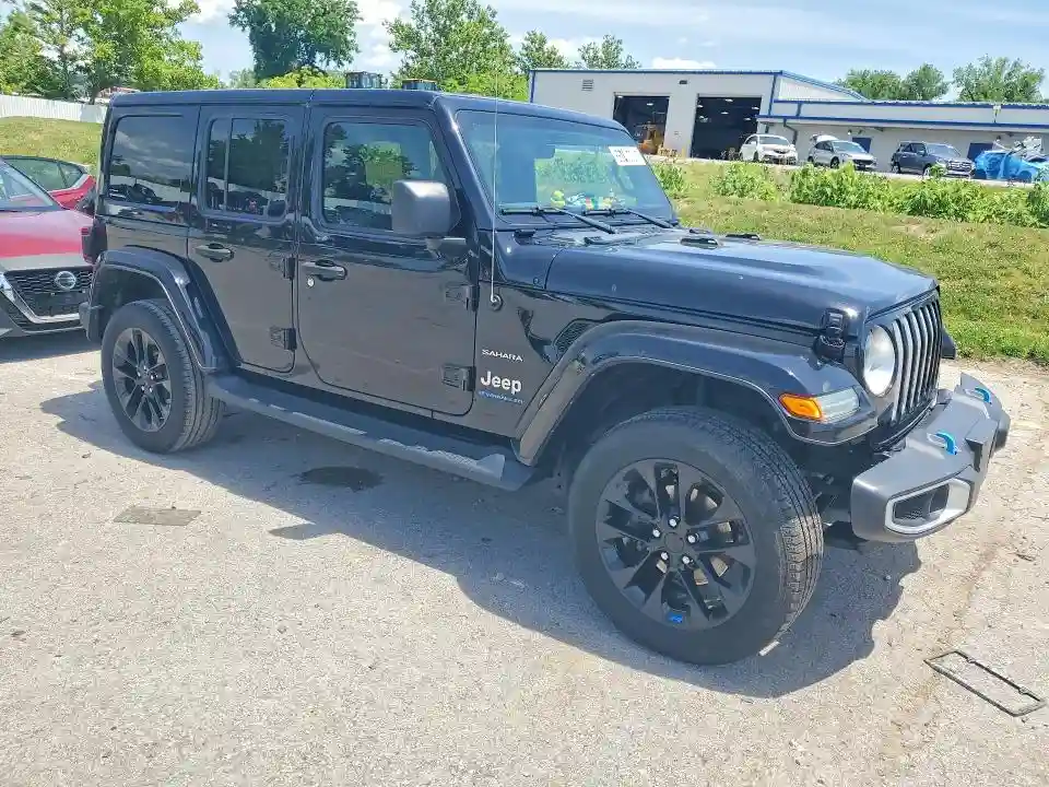 1C4JJXP68PW553054 2023 JEEP WRANGLER-3