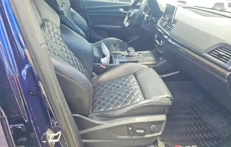 WA1C4AFY4J2088801 2018 AUDI SQ5-4