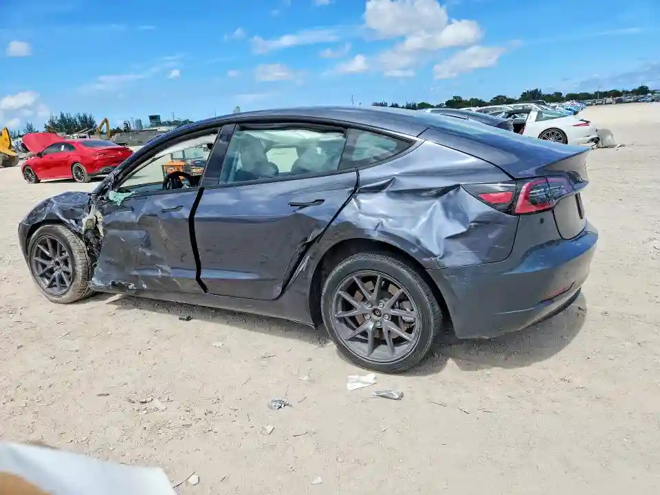 5YJ3E1EA7PF697474 2023 TESLA MODEL 3-1