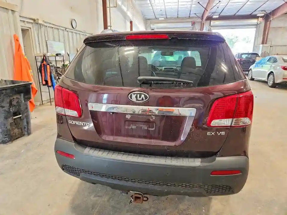 5XYKUDA21BG183071 2011 KIA SORENTO-5