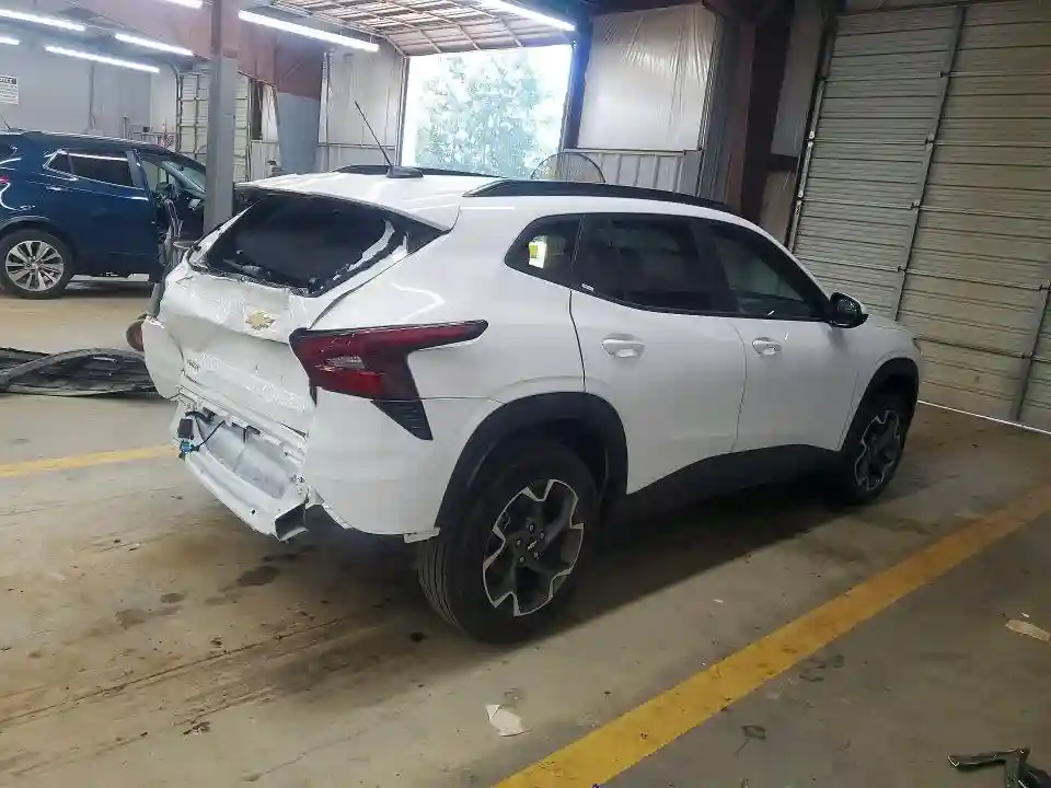 KL77LHEP2SC235265 2025 CHEVROLET TRAX-2