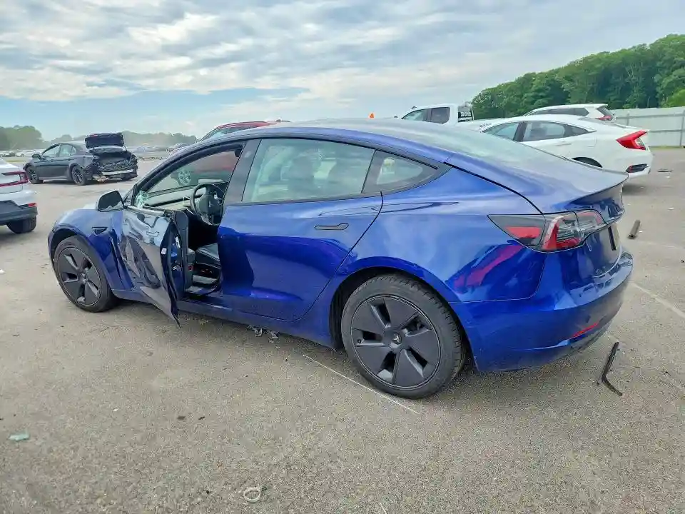 5YJ3E1EA9NF371026 2022 TESLA MODEL 3-1