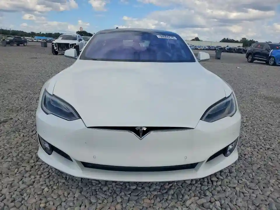 5YJSA1E24JF281793 2018 TESLA MODEL S-4