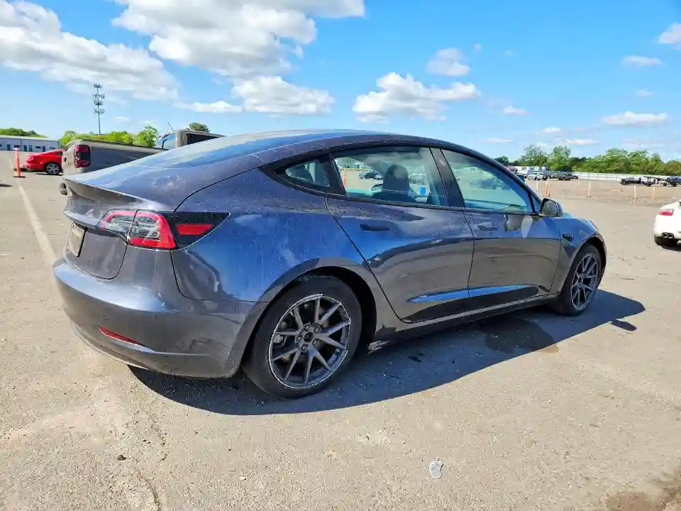 5YJ3E1EA9PF679168 2023 TESLA MODEL 3-2