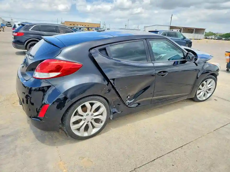 KMHTC6AD8FU234022 2015 HYUNDAI VELOSTER-2