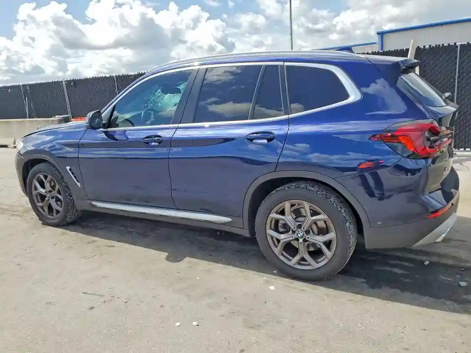 5UX43DP05N9J34543 2022 BMW X3-1