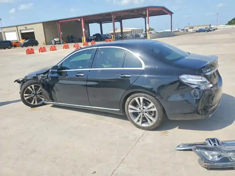 55SWF4JB4HU223525 2017 MERCEDES-BENZ C-CLASS-1