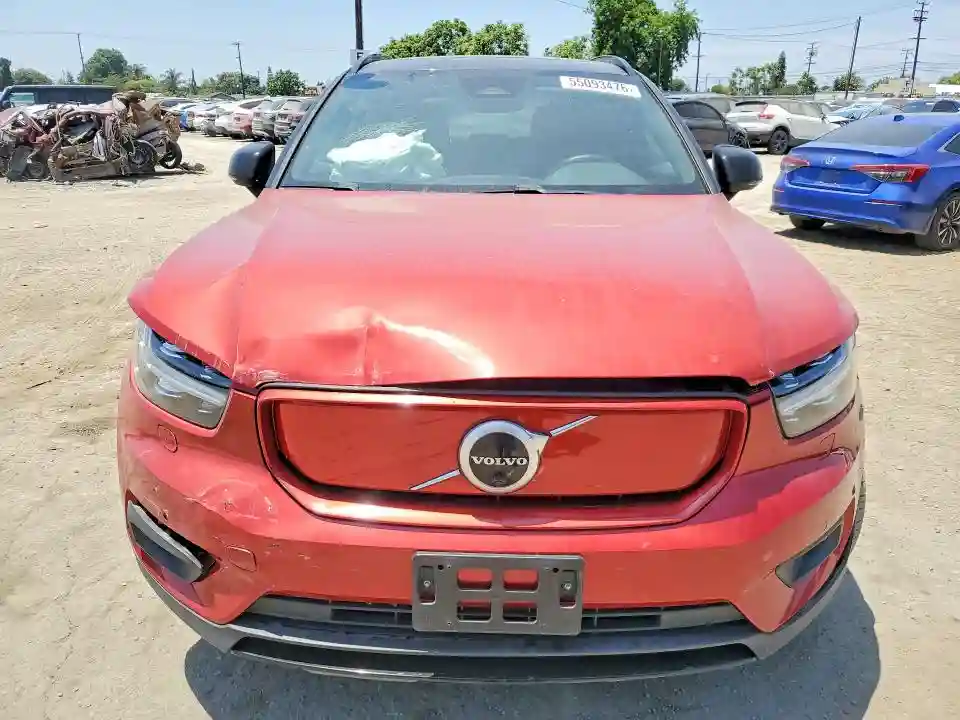 YV4ED3UR3M2568156 2021 VOLVO XC40-4