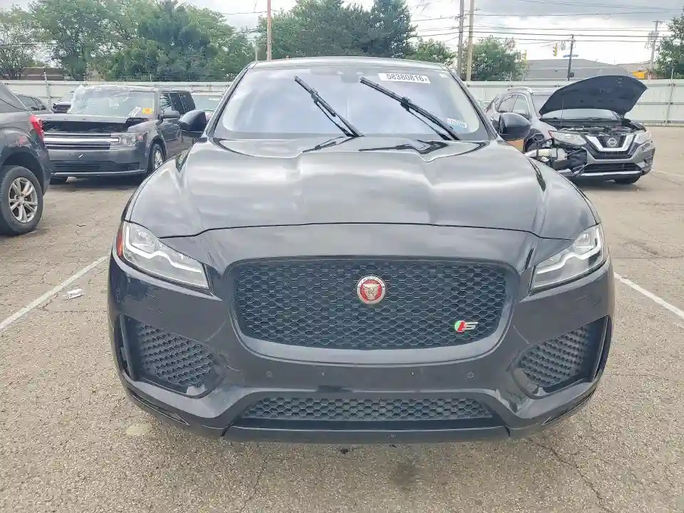 SADCM2BV2HA074195 2017 JAGUAR F-PACE-4