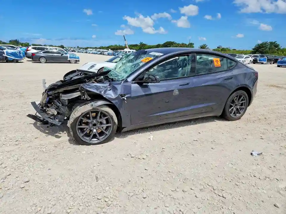 5YJ3E1EA6PF648783 2023 TESLA MODEL 3-0