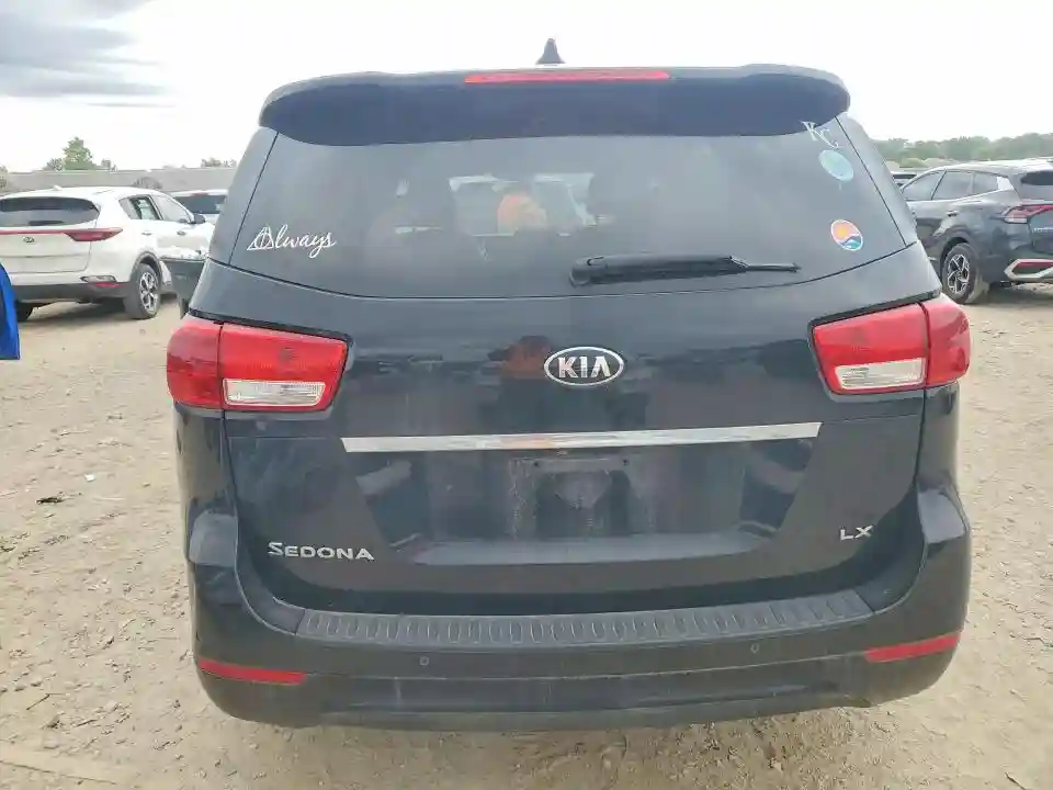 KNDMB5C11J6398637 2018 KIA SEDONA-5