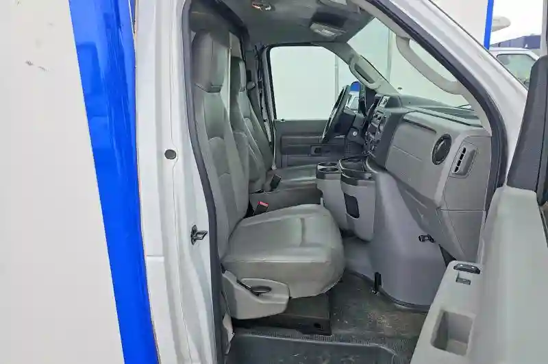 1FDWE3FN5RDD00733 2024 FORD ECONOLINE-4