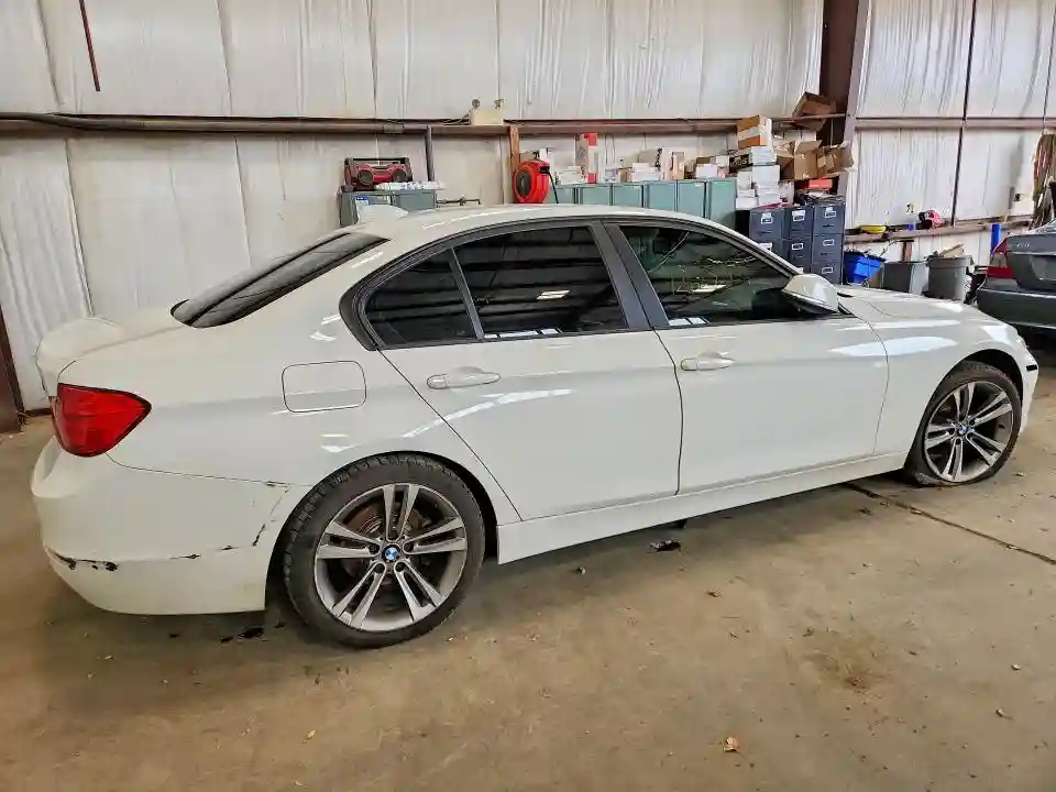 WBA3B3C56DF537343 2013 BMW 3 SERIES-2