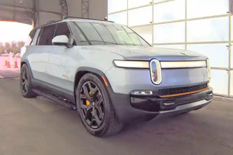 7PDSGABA4PN019950 2023 RIVIAN RIS-0