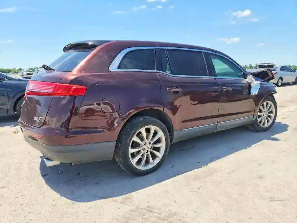 2LMHJ5FR7ABJ28030 2010 LINCOLN MKT-2