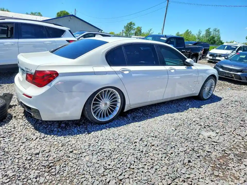 WBAYE8C56DD132363 2013 BMW 7 SERIES-2