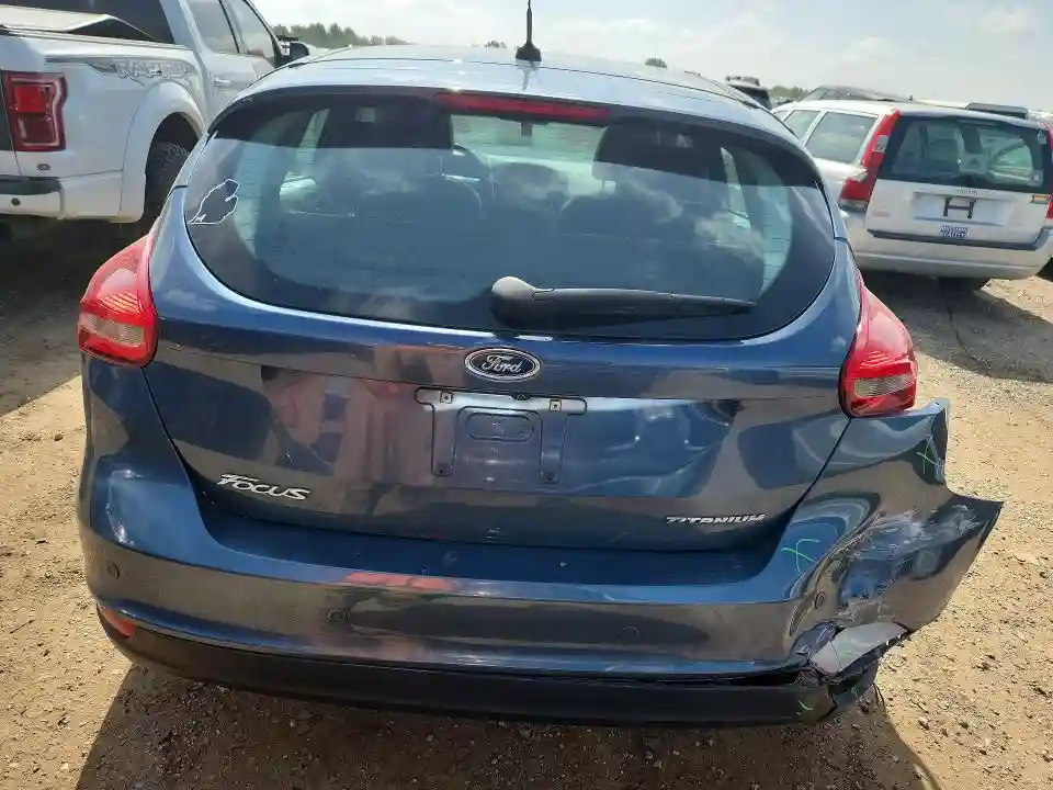 1FADP3N28JL285562 2018 FORD FOCUS-5