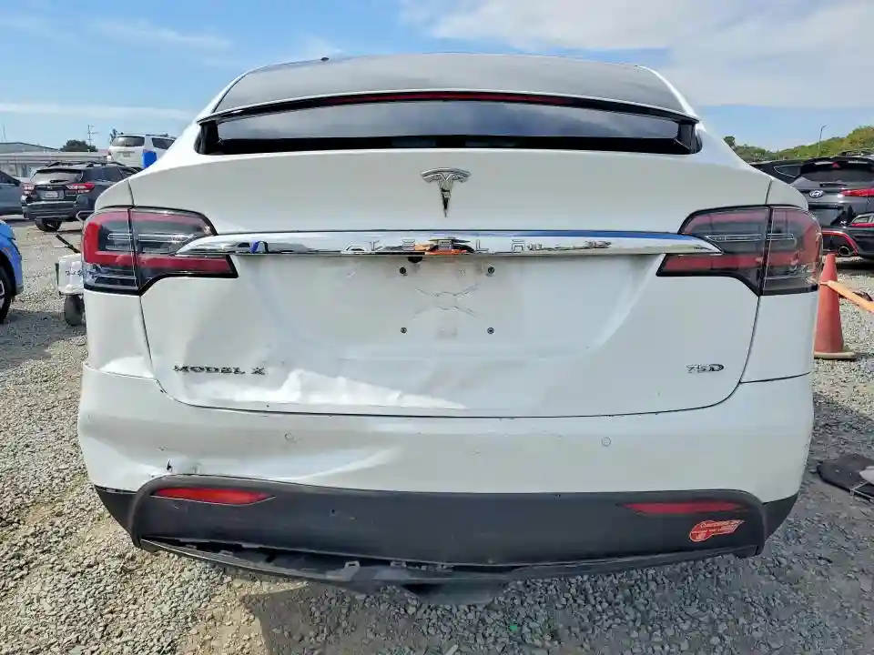 5YJXCBE27HF070152 2017 TESLA MODEL X-5