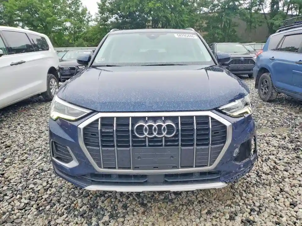 WA1BECF31L1113882 2020 AUDI Q3-4