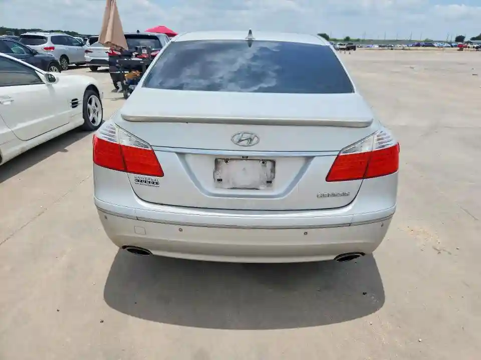 KMHGC4DE4BU122905 2011 HYUNDAI GENESIS-5