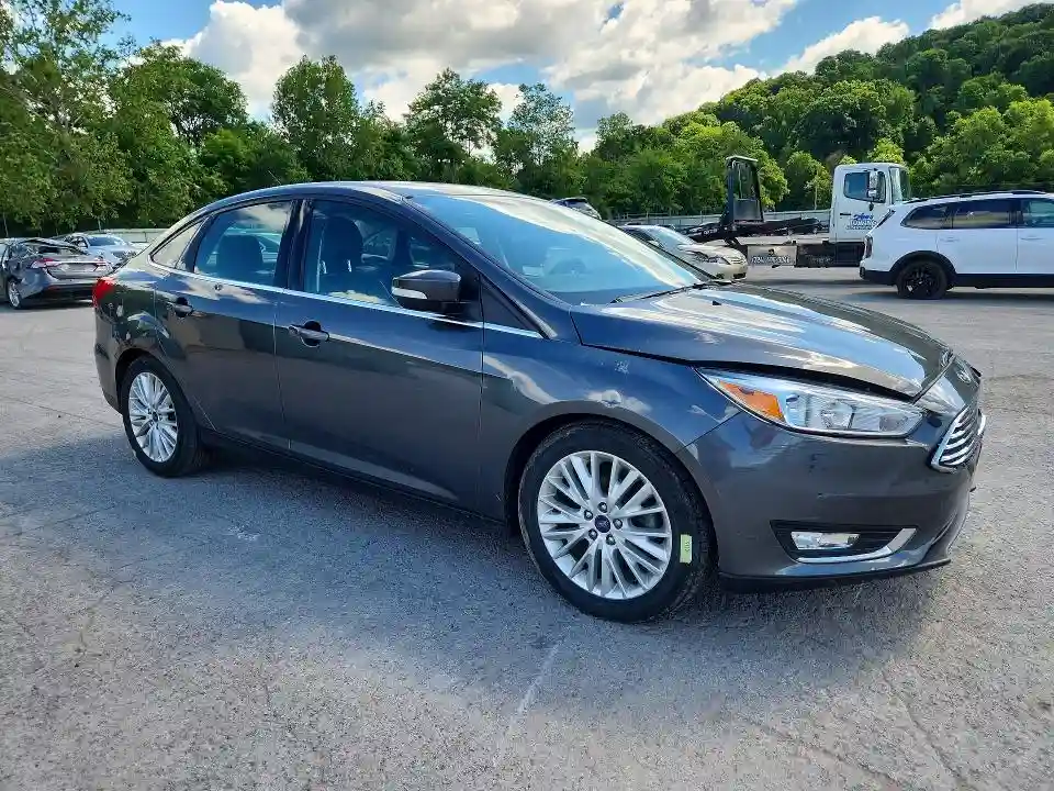 1FADP3J28HL260225 2017 FORD FOCUS-3