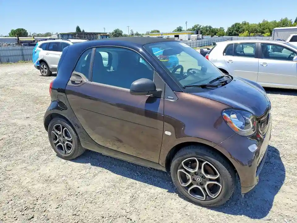 WMEFJ9BA2JK308828 2018 SMART FORTWO-3