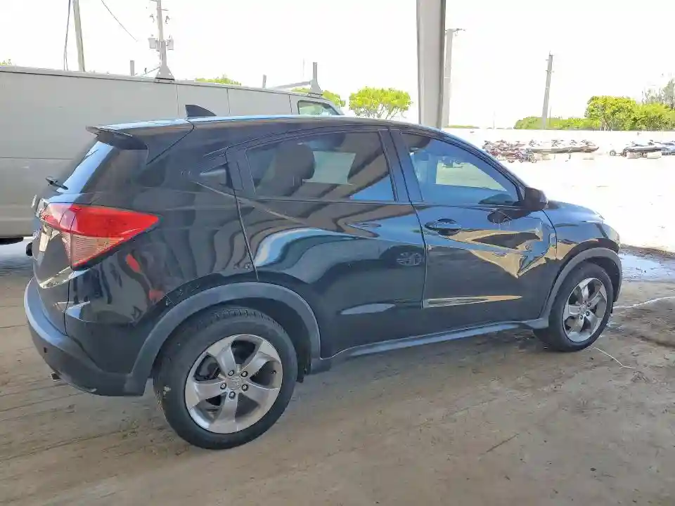 3CZRU5H32HG707853 2017 HONDA HR-V-2
