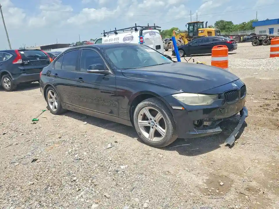 WBA3B1G52ENS80509 2014 BMW 3 SERIES-3
