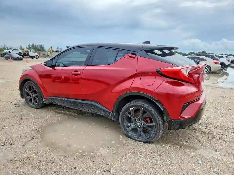 NMTKHMBX3JR015897 2018 TOYOTA C-HR-1