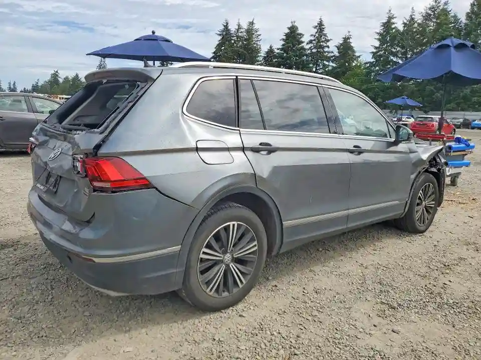 3VV2B7AX9JM076999 2018 VOLKSWAGEN TIGUAN-2