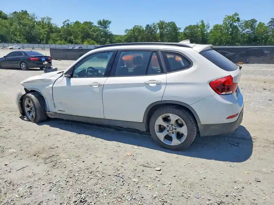 WBAVM1C53FVZ94420 2015 BMW X1-1
