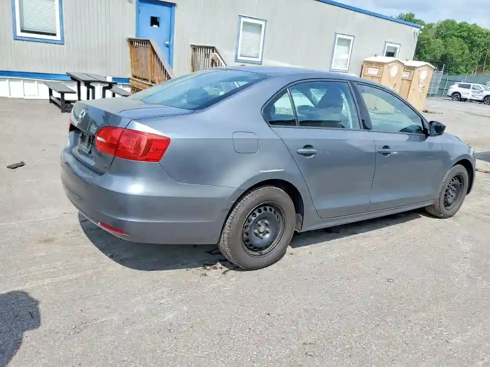 3VW1K7AJ3EM322003 2014 VOLKSWAGEN JETTA-2