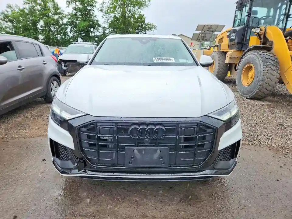 WA1EVBF11ND033652 2022 AUDI Q8-4