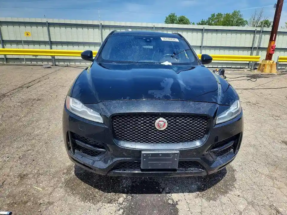 SADCL2BV0HA495108 2017 JAGUAR F-PACE-4