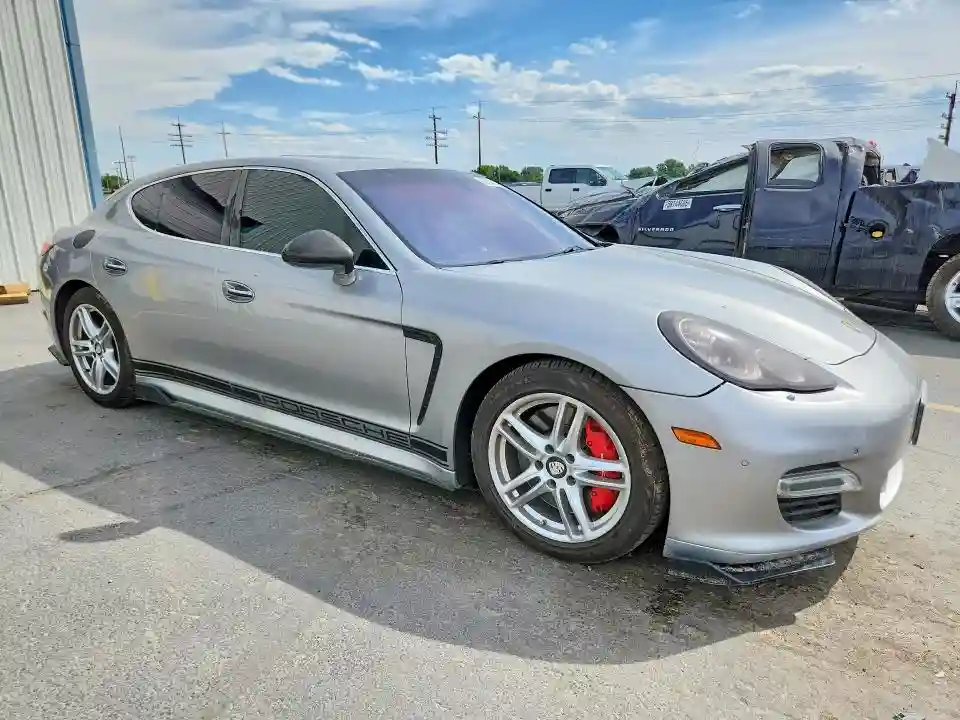 WP0AC2A76AL090628 2010 PORSCHE PANAMERA-3
