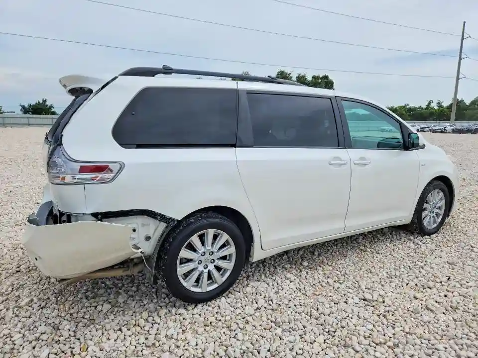 5TDDZ3DC9HS169827 2017 TOYOTA SIENNA-2