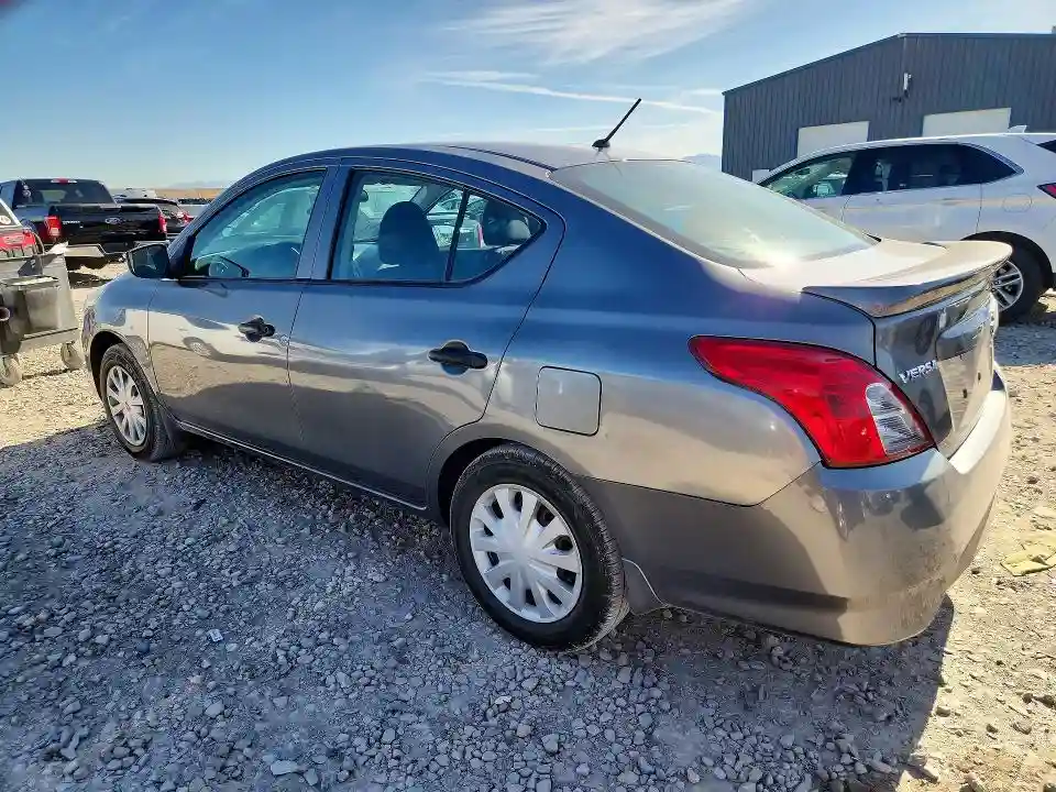 3N1CN7AP2JL854367 2018 NISSAN VERSA-1