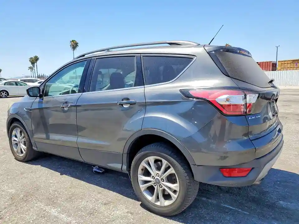 1FMCU0GD7JUB25903 2018 FORD ESCAPE-1