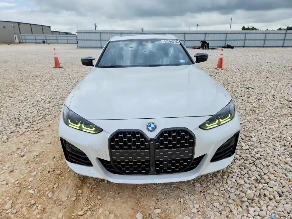 WBA13AW0XNFM45758 2022 BMW M4-4