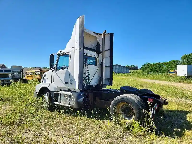 4V4N39TG2GN965499 2016 VOLVO VN-2