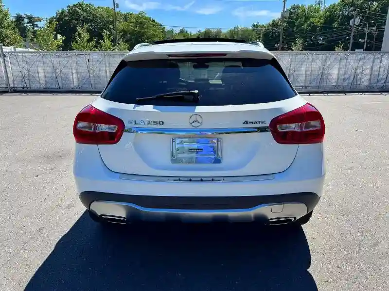 WDCTG4GB7JU000217 2018 MERCEDES-BENZ GLA-CLASS-5