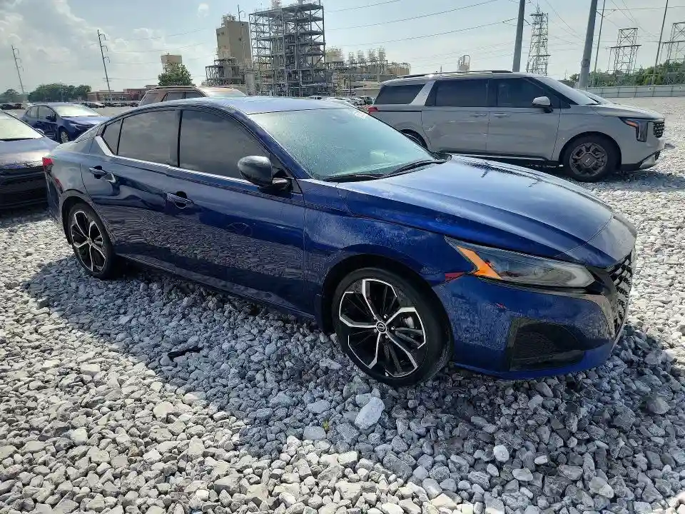 1N4BL4CV9PN332147 2023 NISSAN ALTIMA-3